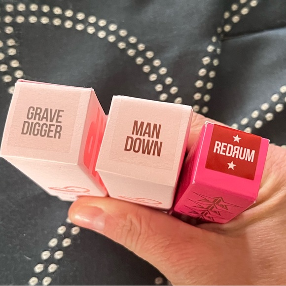 Jeffree Star NEW swag bag of cosmetics and different items- RARE!! - Picture 3 of 5